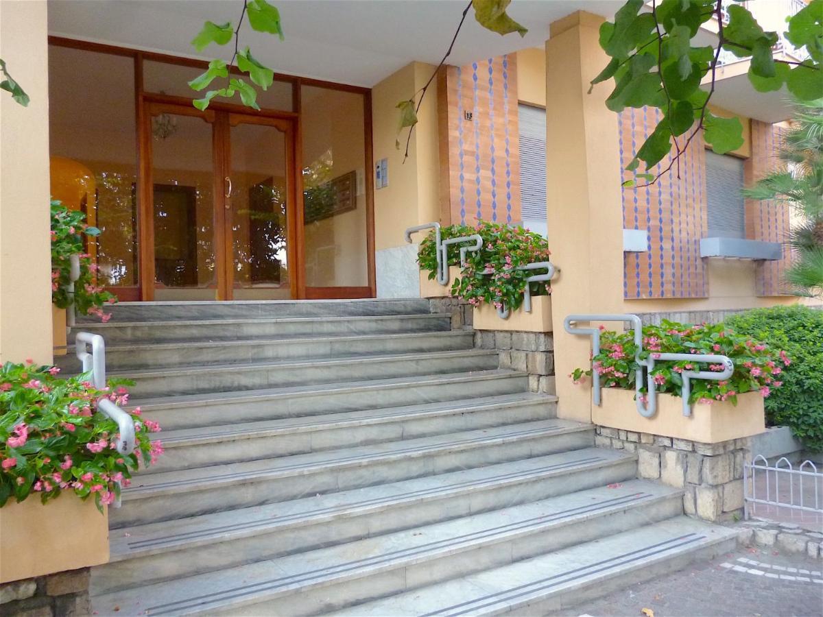 Angelina Suite B&B - Sorrento Centro ภายนอก รูปภาพ