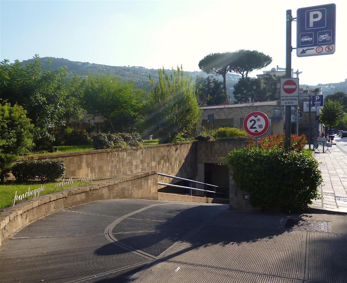 Angelina Suite B&B - Sorrento Centro ภายนอก รูปภาพ